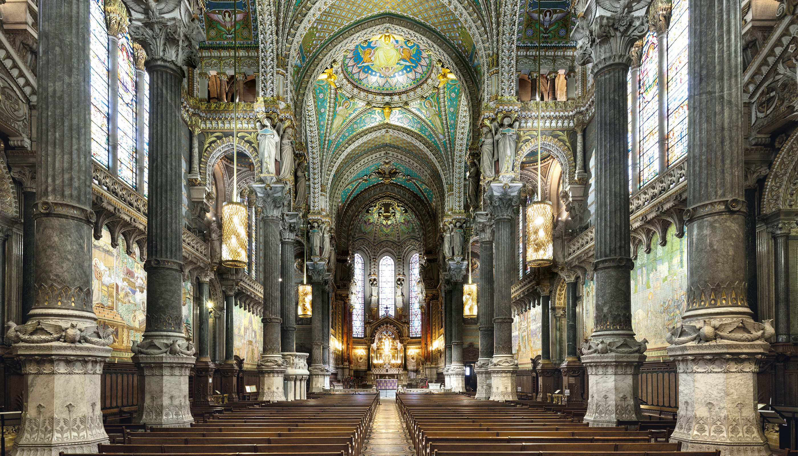 Histoire Basilique Notre-Dame de Fourvière  - Lyon Basilique Notre-Dame de Fourvière 
 L'entrée 