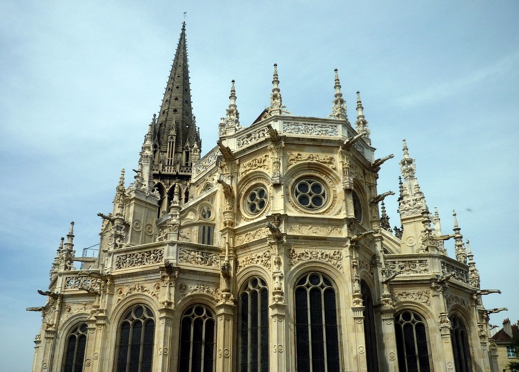  Église Saint-Pierre