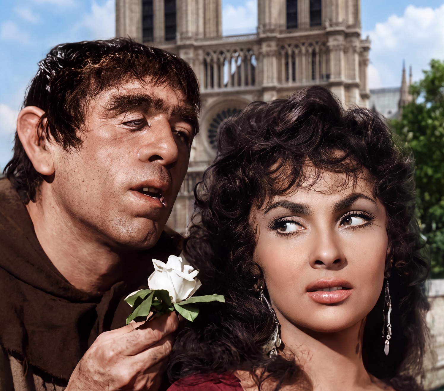 Quasimodo et Esméralda devant les tours de notre-dame